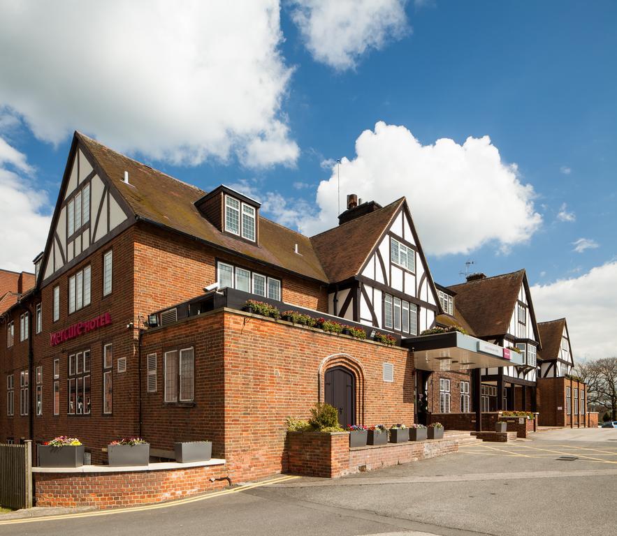 Mercure Leeds Parkway Hotel Exterior photo